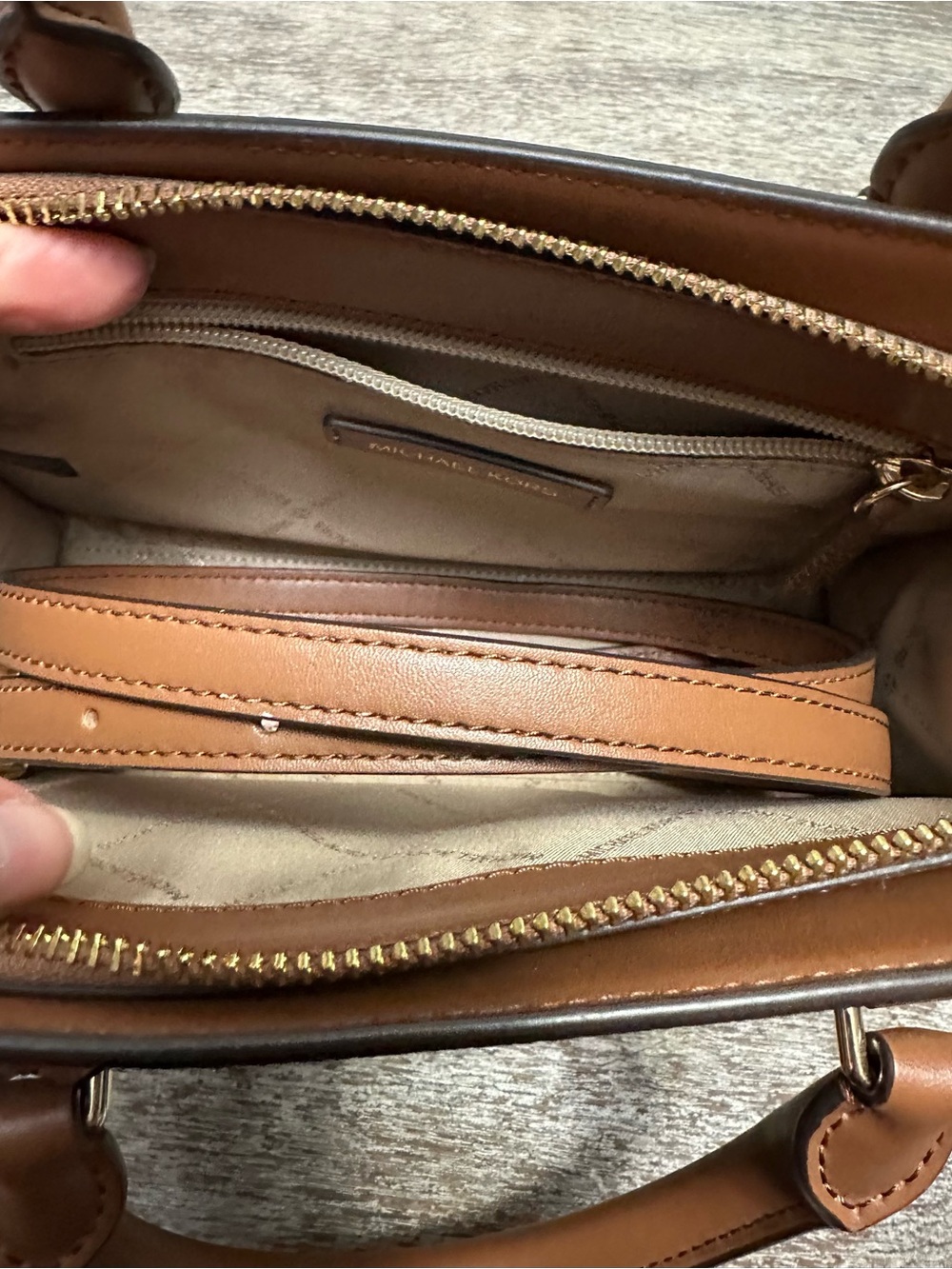 Michael Kors Cream Signature Satchel with Brown Trim - Picture 8 of 10